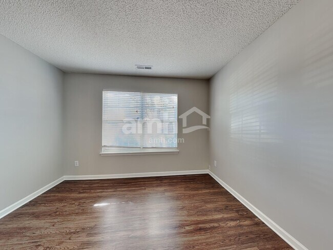 Building Photo - 3125 Teton Dr