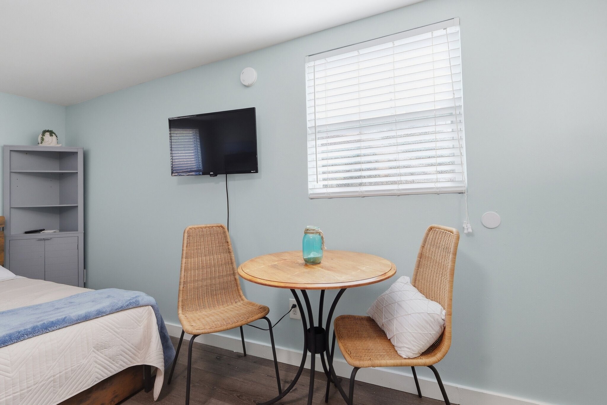 Building Photo - 587 Dixie Hwy