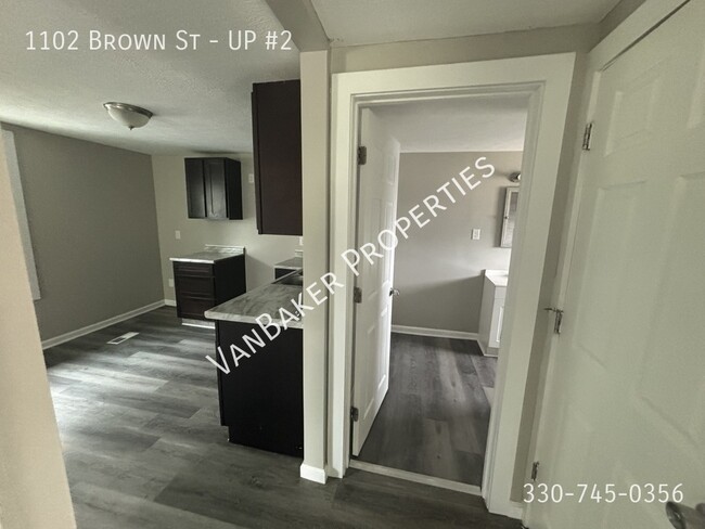 Building Photo - 1102 Brown St