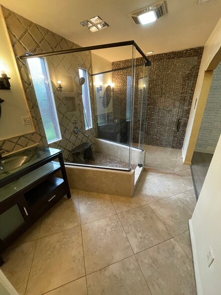 Building Photo - 163 California Ave