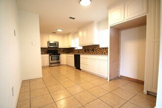 Building Photo - Upgraded 3BR Home | Granite Kitchen, High Ceilings & Gated Backyard | Minutes to Downtown Fort Worth