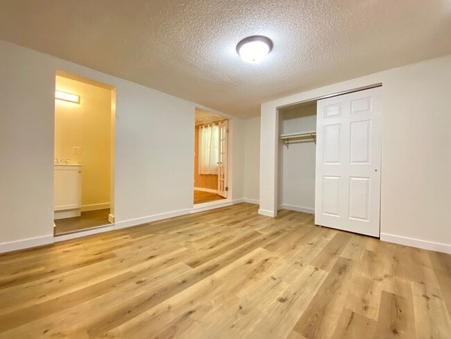 Building Photo - 3BD/2BA Home For Rent In Cedar Lake