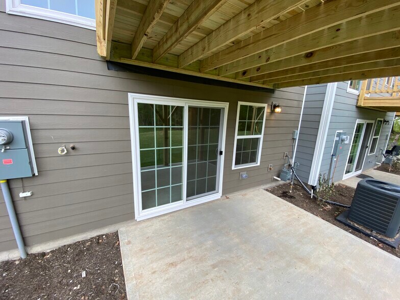 Building Photo - 4843 Randall Rd