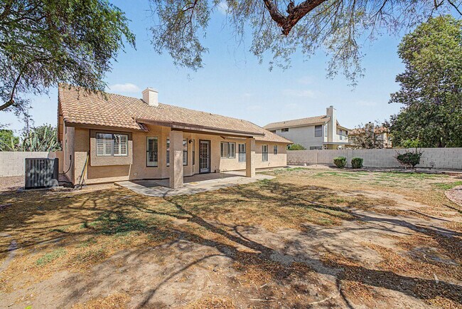 Building Photo - 5719 E St John Rd