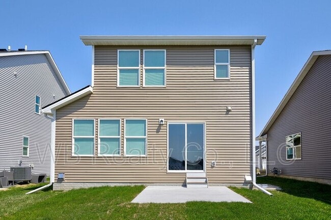 Building Photo - 1214 NW Yorktown Dr