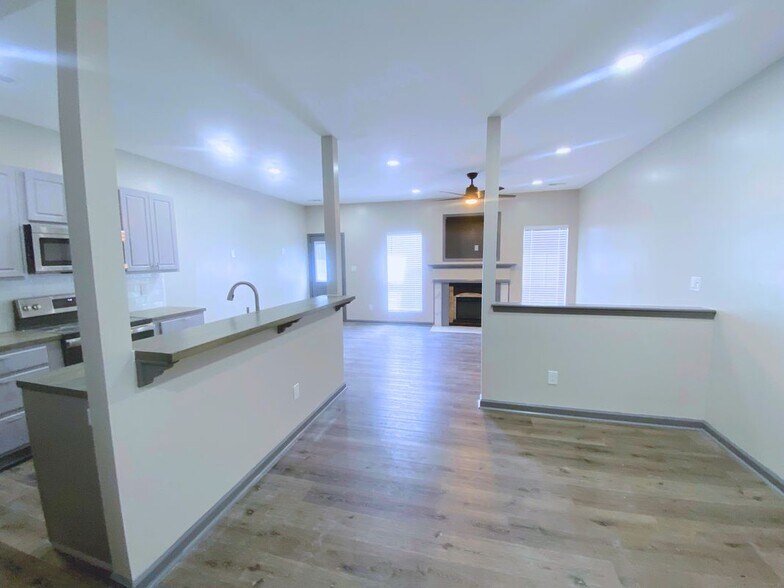 Building Photo - 4938 Wexford Trail