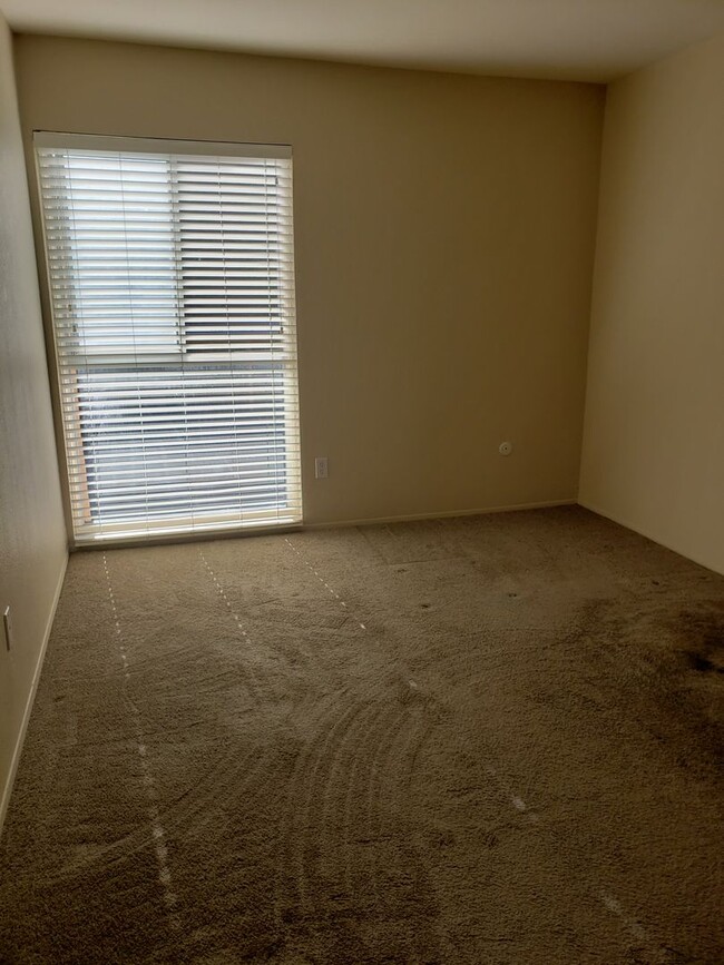 Building Photo - Great Roommate Opportunity near SDSU!