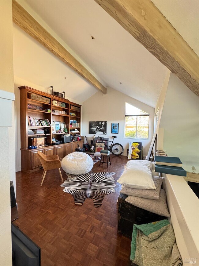 Building Photo - 67 Via Los Altos
