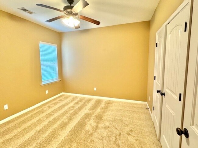 Building Photo - 6302 Vera Ln