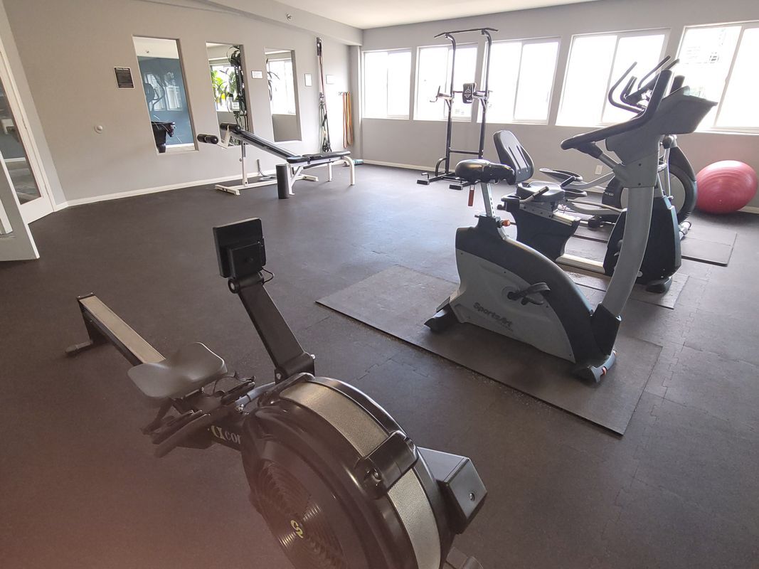 Building Photo - 1021 Scott St