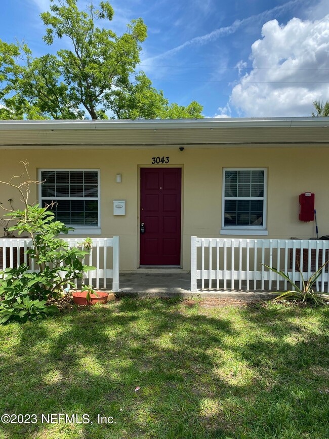Primary Photo - 3043 Belden St