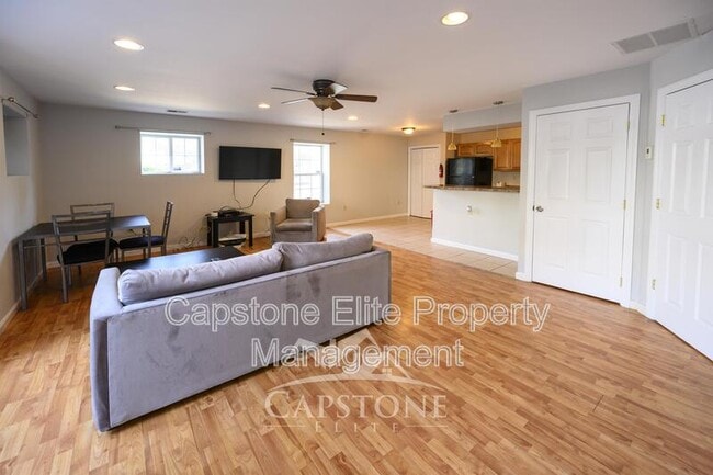 Building Photo - 1 Cornerstone Ln