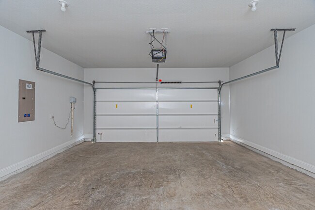 Building Photo - 316 Amenduni Ln