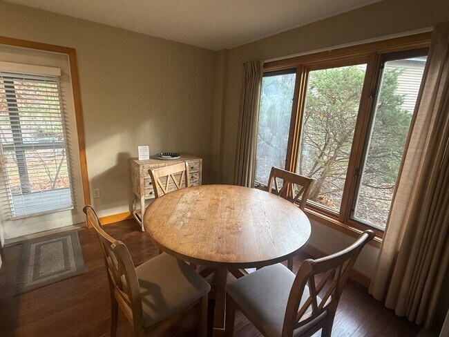 Building Photo - WINTER RENTAL - Cozy Condo in Gilford