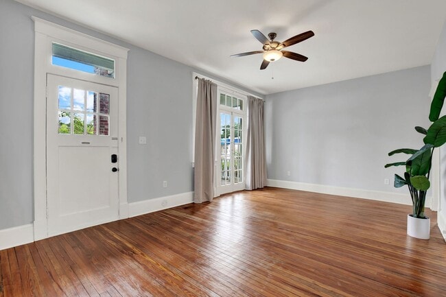 Building Photo - 25 E 33rd St