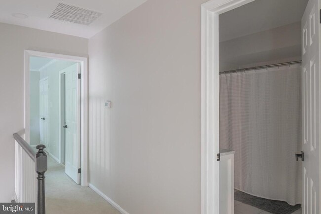 Building Photo - 701 Ridge Dr