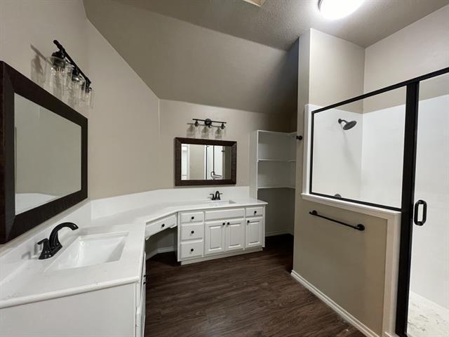 Building Photo - 204 Carlsbad Dr