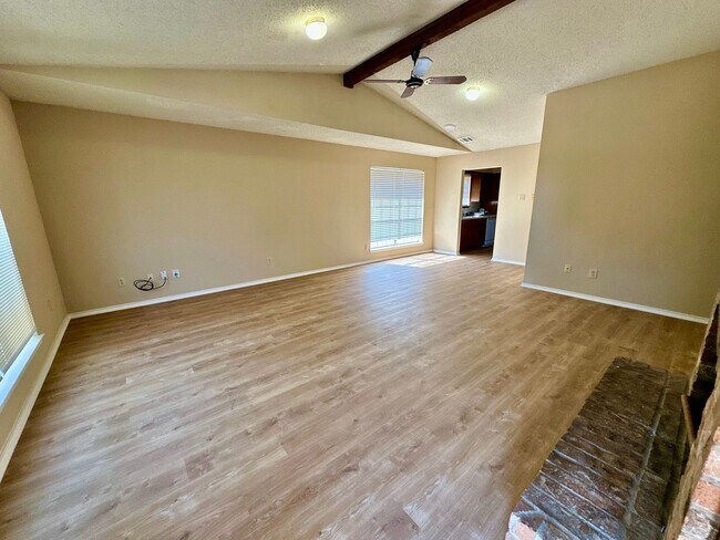 Building Photo - C 605-607 Connie