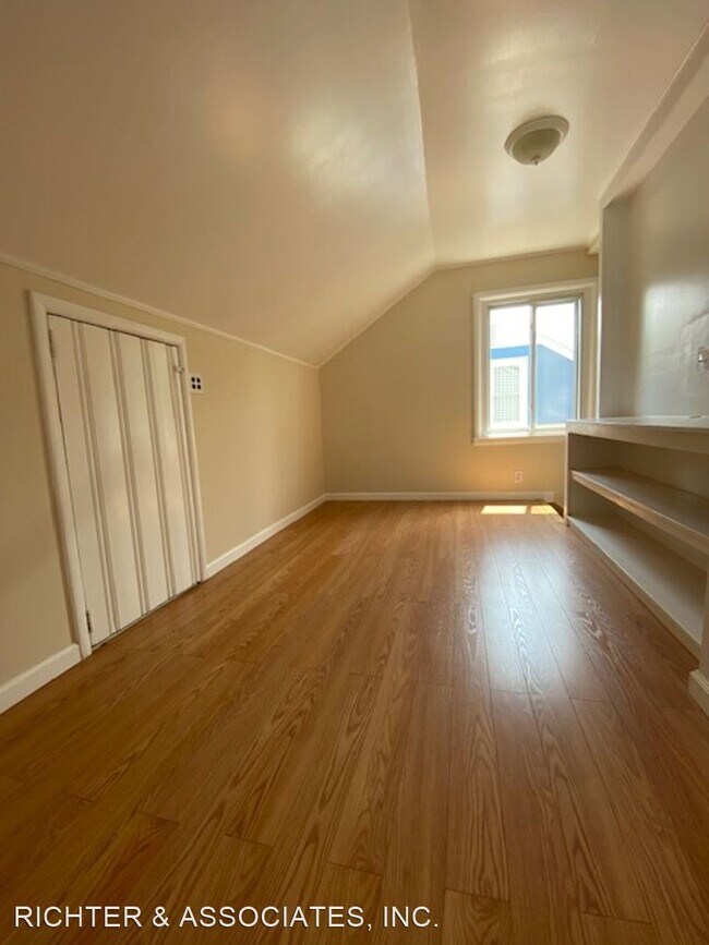 Building Photo - 4 br, 2 bath House - 3855 ROYAL AVE