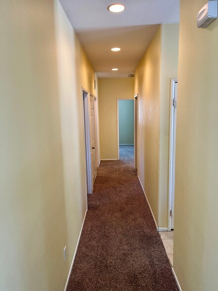 Building Photo - 1559 Park Meadows Dr