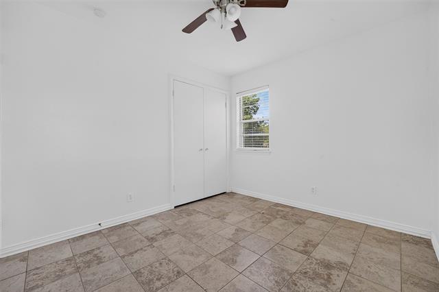 Building Photo - 909 Rosewood Hills Dr