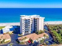 Building Photo - 1343 Jimmy Buffett Mem Hwy