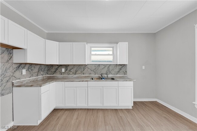 Building Photo - 3877 W 31st St