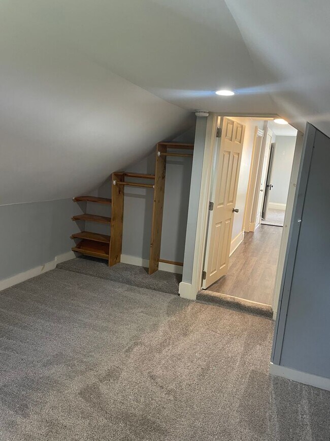 Building Photo - 10 1st Street