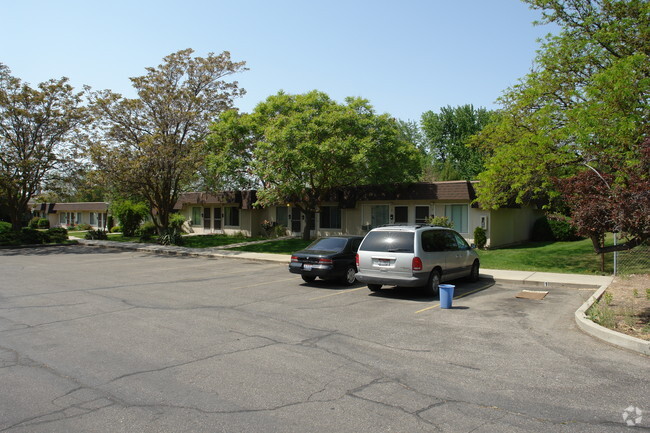 Primary Photo - Pond Street Apartments