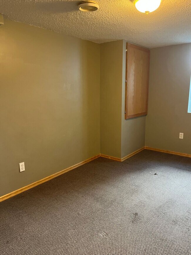 Building Photo - 868 20th Ave SE