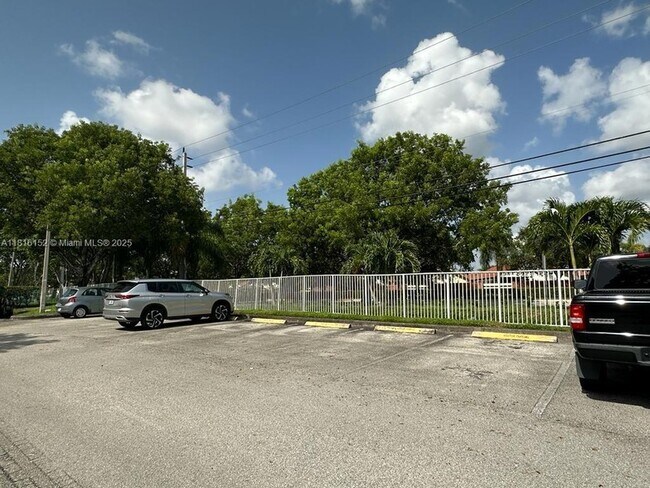 Building Photo - 711 SW 111th Way