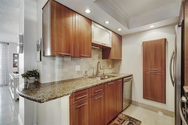 Building Photo - 111 Briny Ave