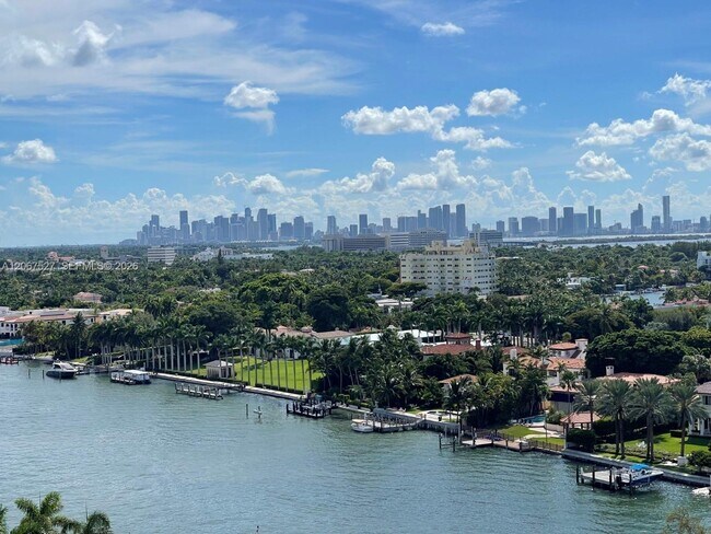 Building Photo - 5001 Collins Ave