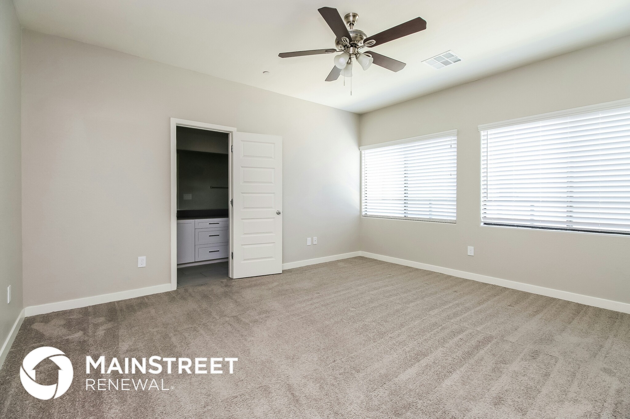 Building Photo - 1119 S Stapley Dr