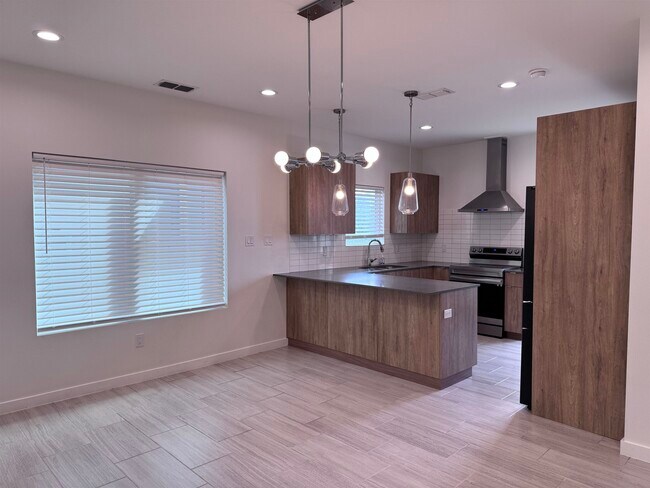 Building Photo - 417 Deer Path Lp