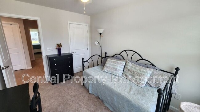 Building Photo - 322 Hunt Glenn Ct