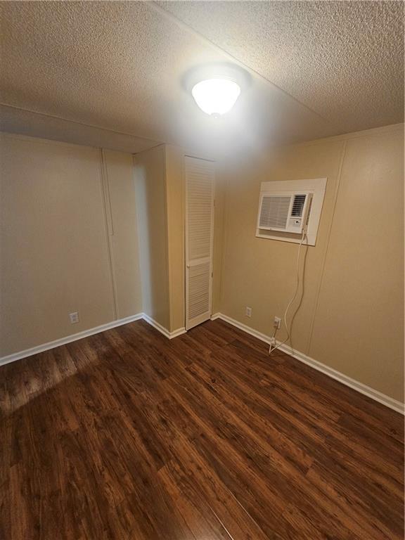 Building Photo - 1201 Floyd Dr NE