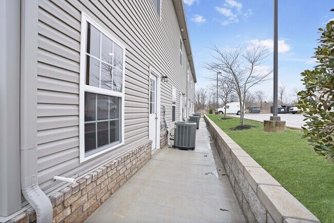 Building Photo - Pro Park Villages # 102