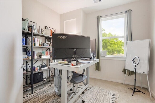 Building Photo - 4625 Mallow St