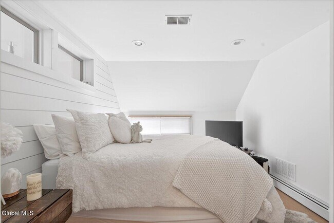 Building Photo - 5 Swanner Ln