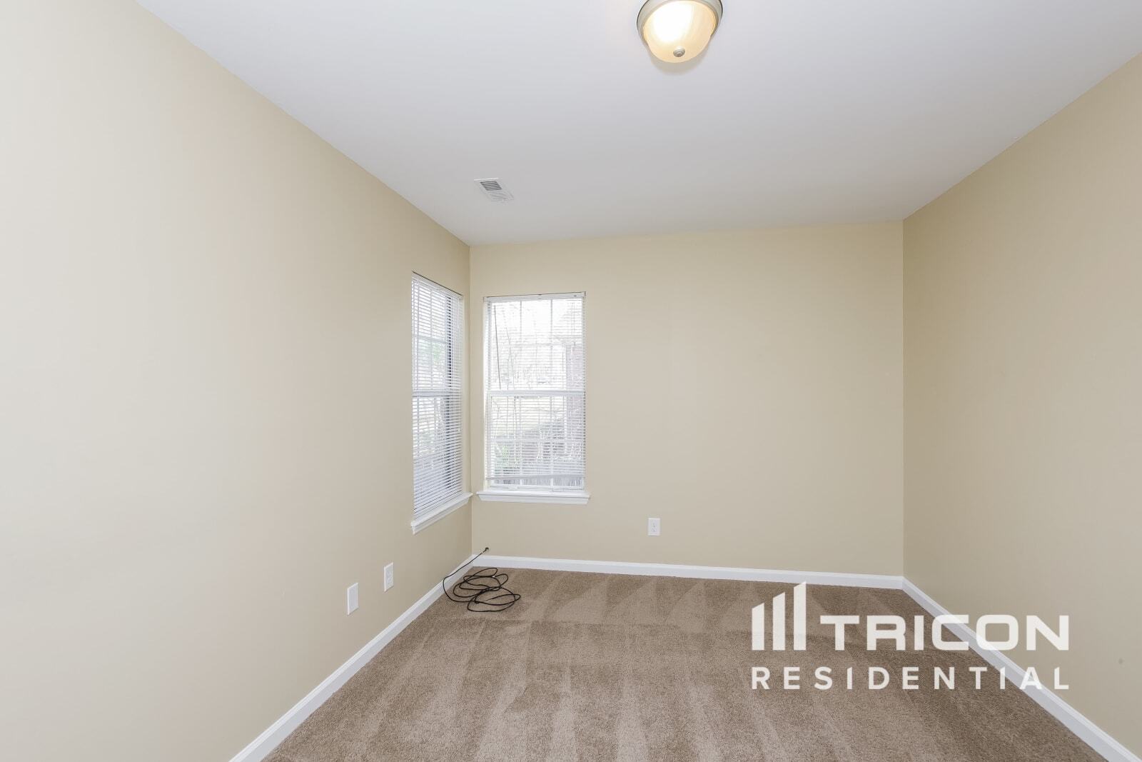 Building Photo - 5407 River Falls Dr