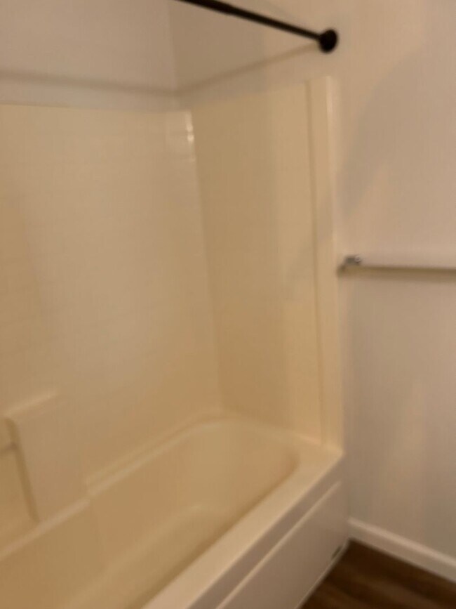 Building Photo - 582 Morgan Dr