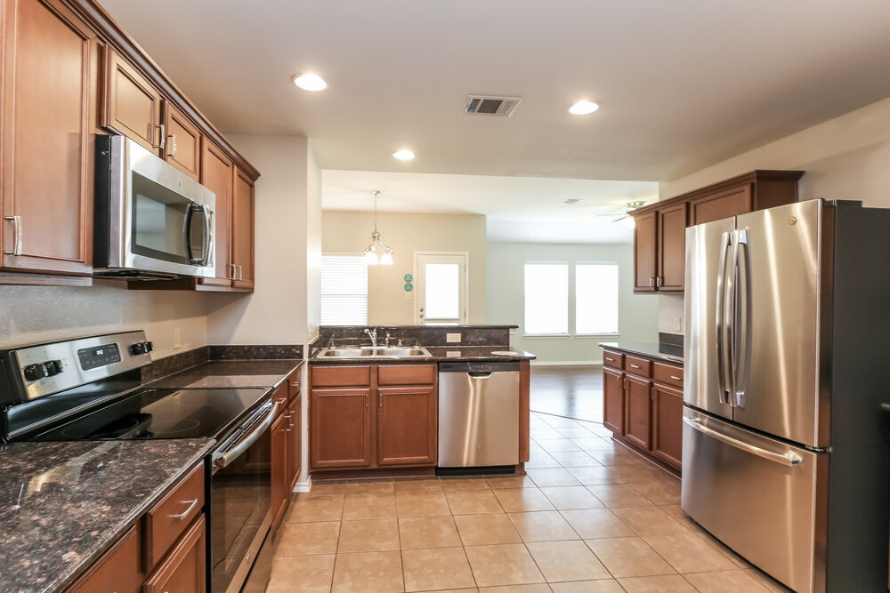 Building Photo - 2116 Meadow View Dr
