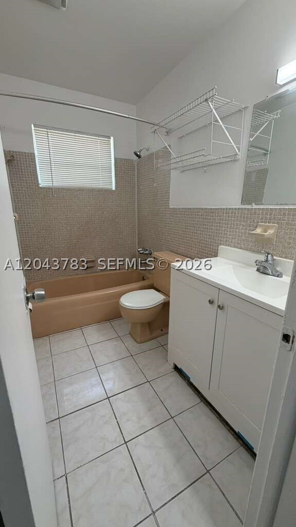 Building Photo - 5425 NW 16th St