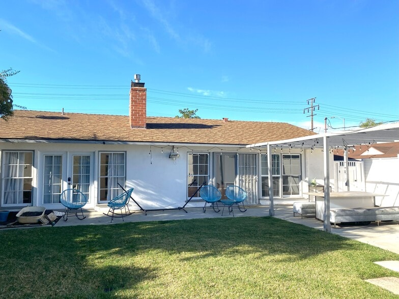 backyard - 2906 Overland Ave