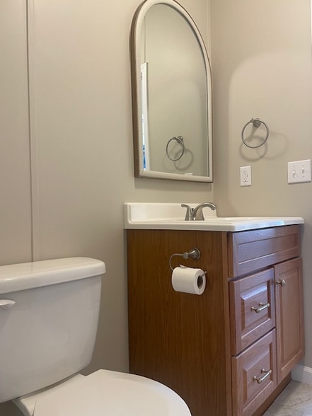 Building Photo - 119 Riverfield Dr