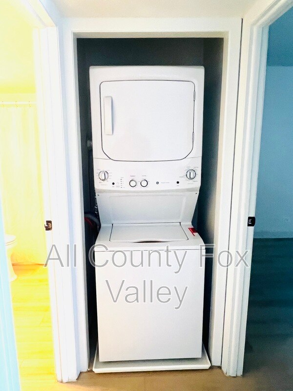 Building Photo - 1930 Kenilworth Cir