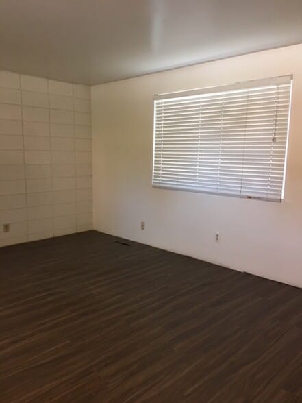 Building Photo - 174 N Canyon Rd