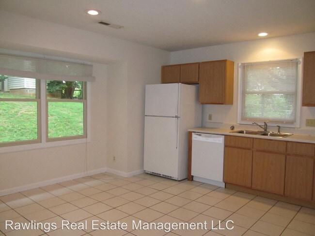 Building Photo - 140 Elkwood Ave