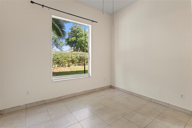 Building Photo - 2215 NW 76th Terrace